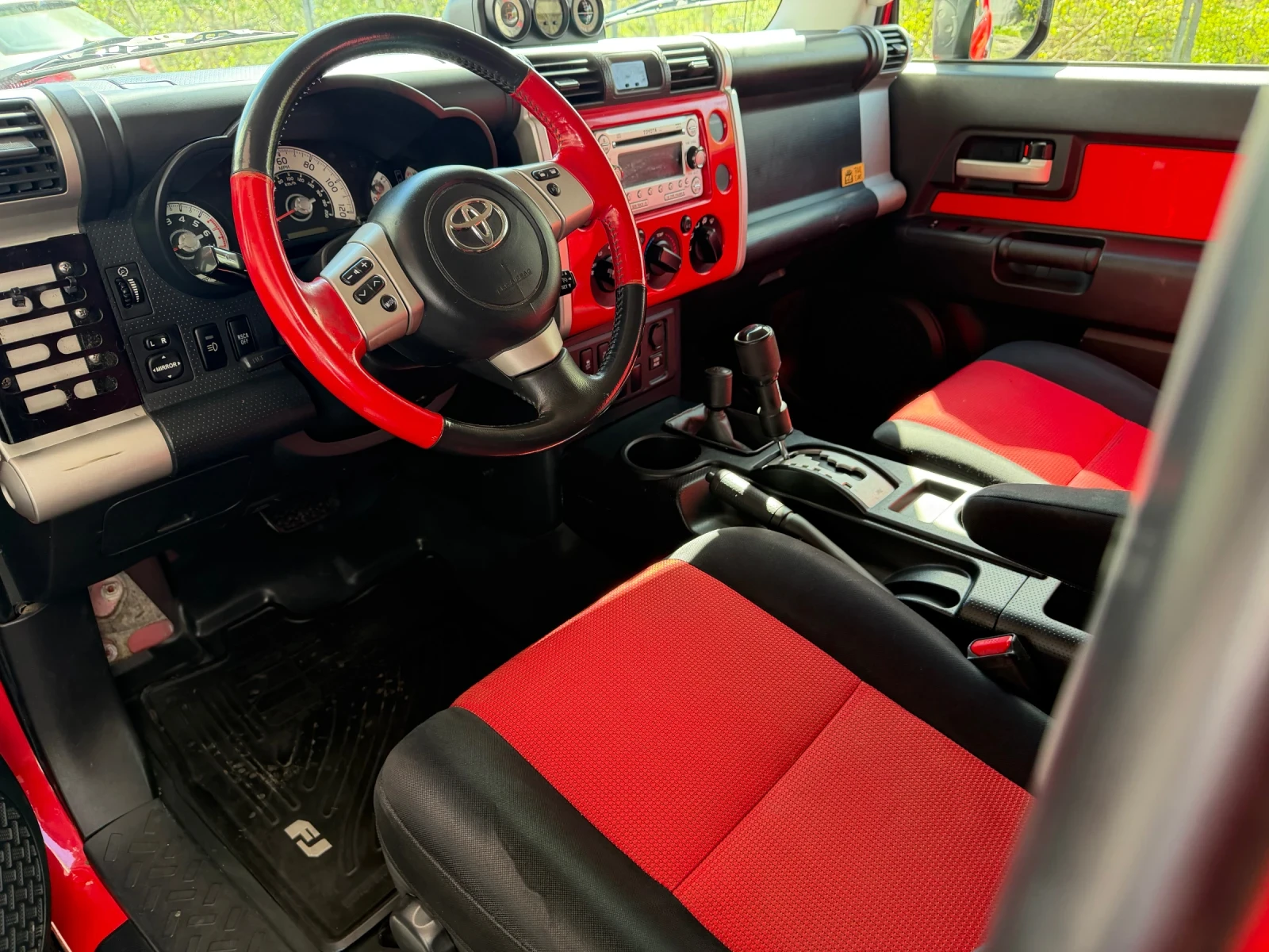 Toyota Fj cruiser Trail Teams, снимка 13 - Автомобили и джипове - 54346349