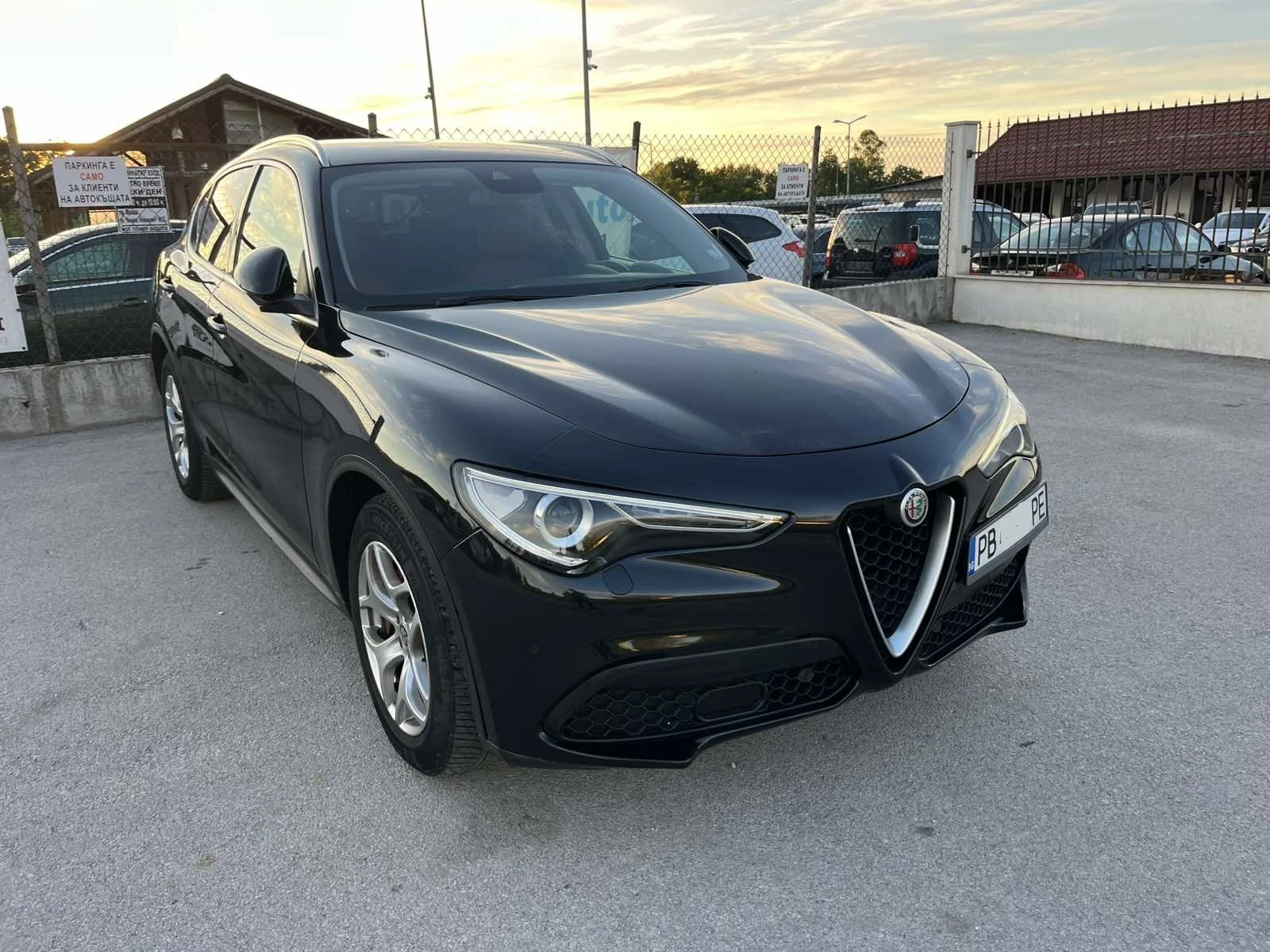 Alfa Romeo Stelvio 2.2JTD 160кс 43 000км РЕГИСТРИРАНА ОБСЛУЖЕНА, снимка 3 - Автомобили и джипове - 54556399