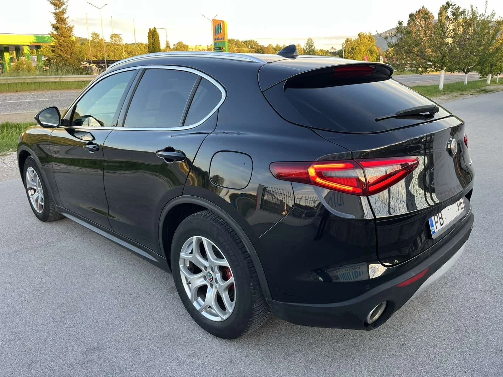 Alfa Romeo Stelvio 2.2JTD 160кс 43 000км РЕГИСТРИРАНА ОБСЛУЖЕНА, снимка 5 - Автомобили и джипове - 54556399