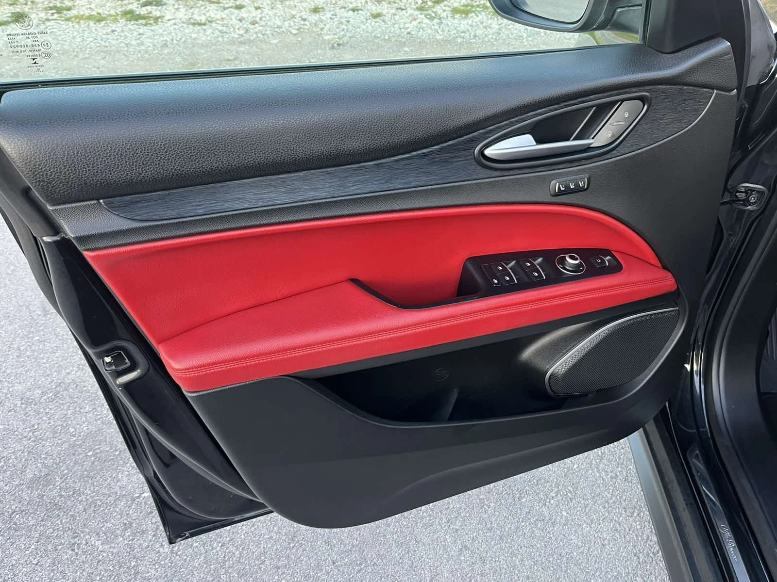 Alfa Romeo Stelvio 2.2JTD 160кс 43 000км РЕГИСТРИРАНА ОБСЛУЖЕНА, снимка 7 - Автомобили и джипове - 54556399