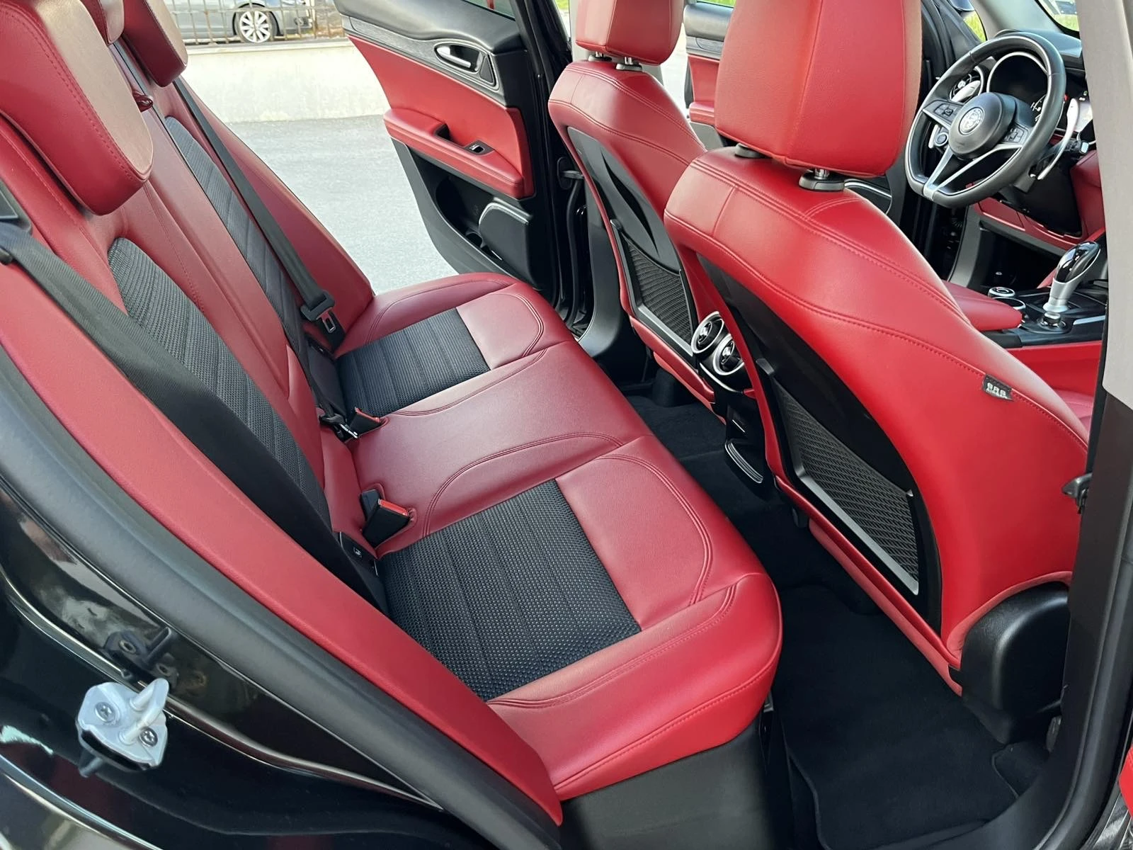 Alfa Romeo Stelvio 2.2JTD 160кс 43 000км РЕГИСТРИРАНА ОБСЛУЖЕНА, снимка 10 - Автомобили и джипове - 54556399