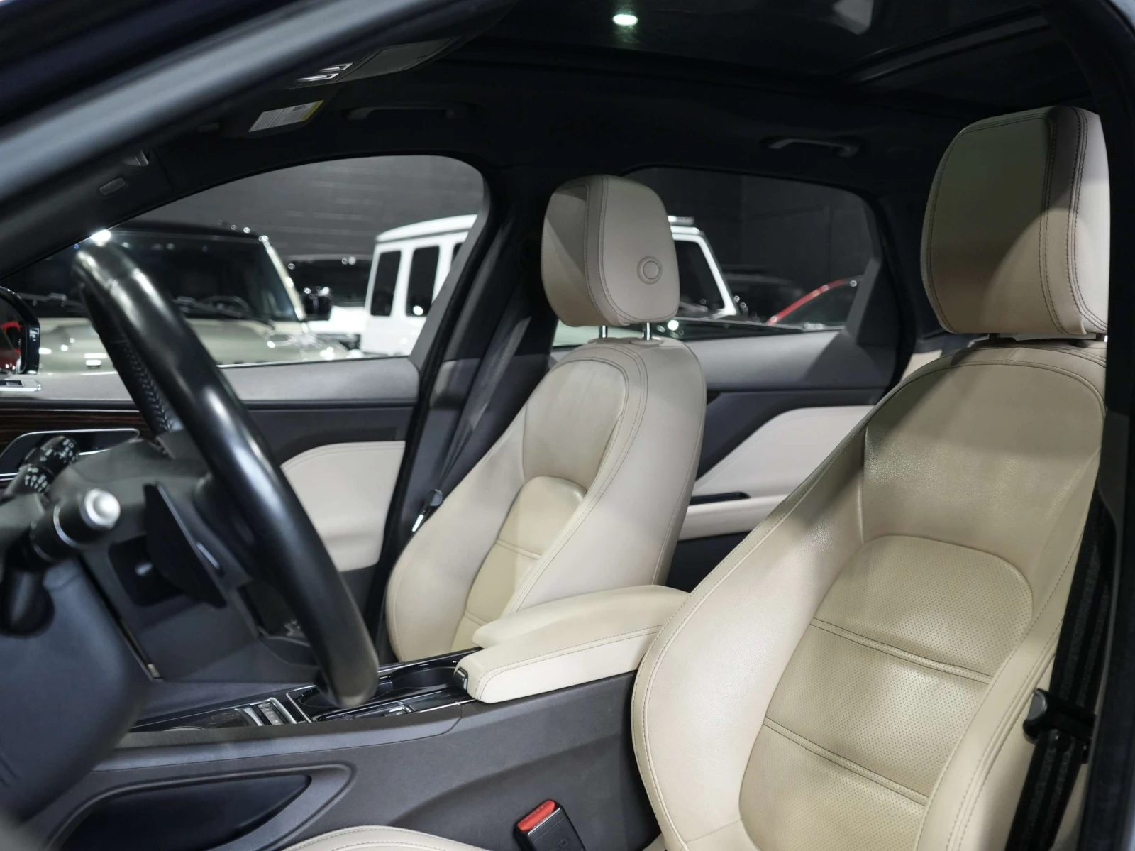 Jaguar F-PACE Prestige, ПАНО, ЦЕНА ДО БГ, снимка 13 - Автомобили и джипове - 54980465