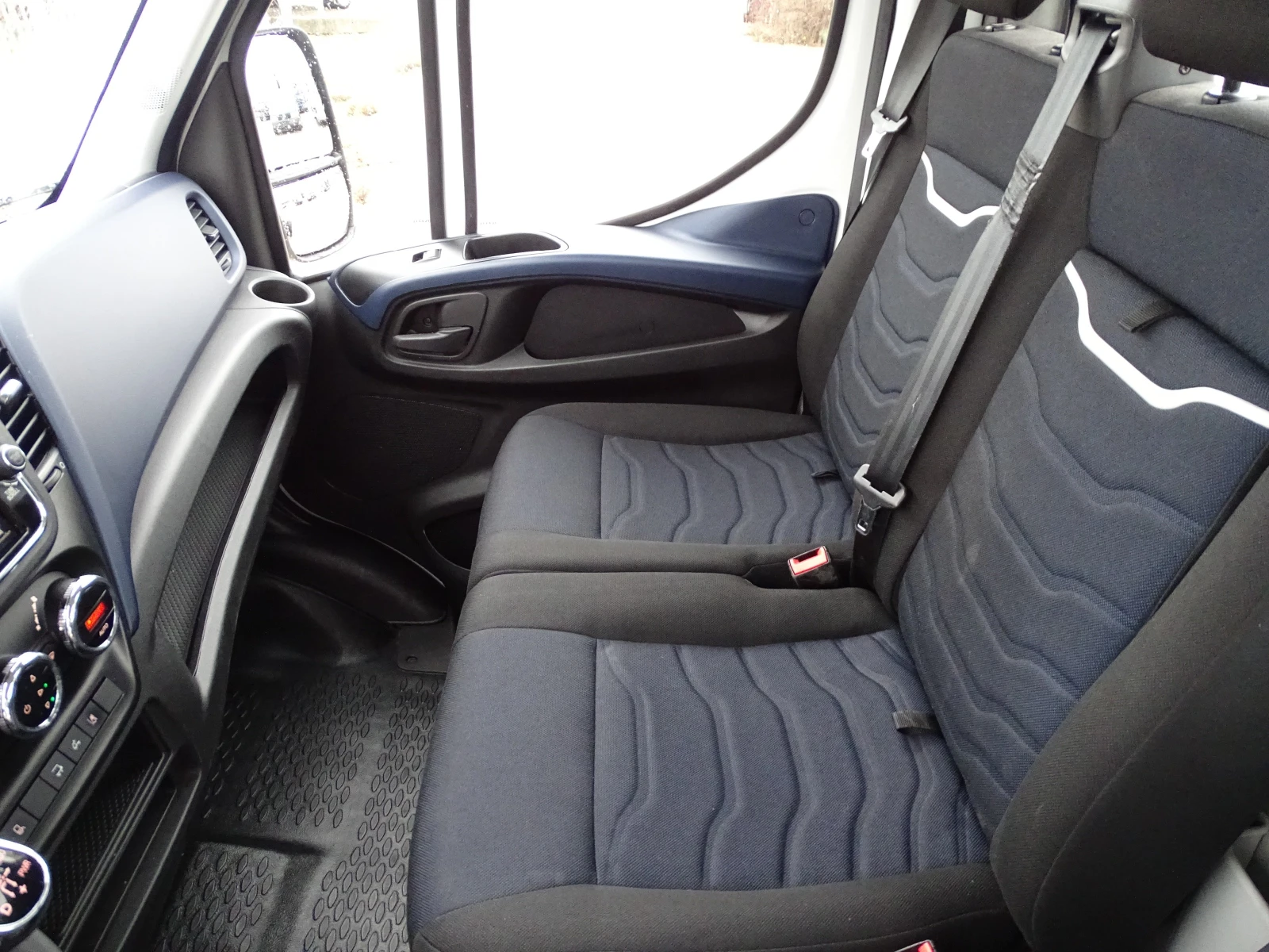 Iveco Daily 35C21  3.0HPI  . * *   | Mobile.bg   11