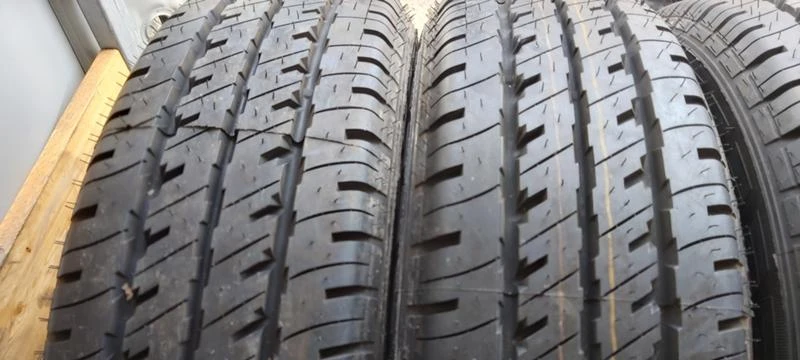 Гуми Летни 205/70R15, снимка 2 - Гуми и джанти - 33053752