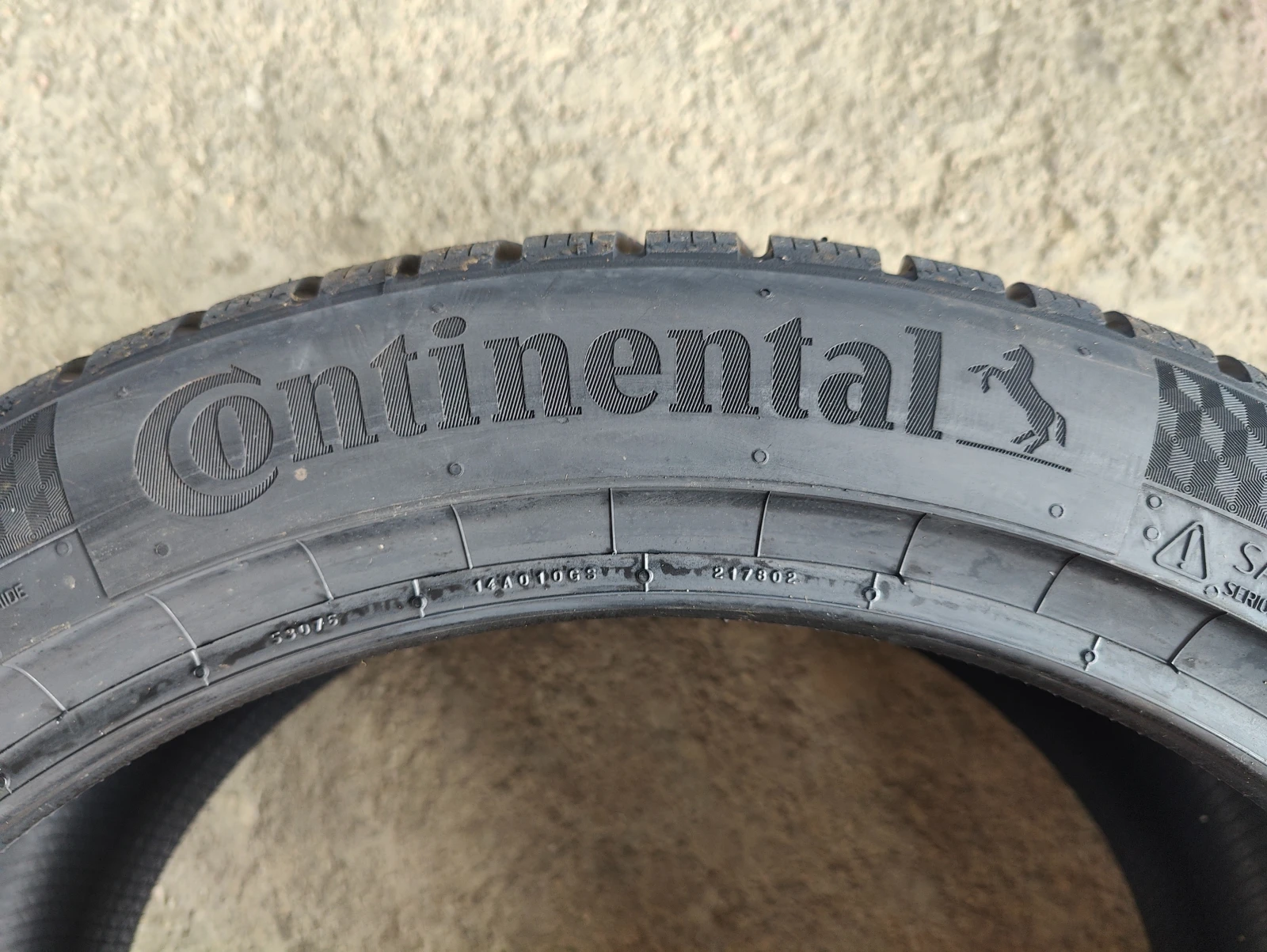 Гуми Зимни 255/40R19, снимка 8 - Гуми и джанти - 56069994