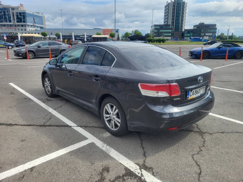 Toyota Avensis 1.8 Valvmatic, снимка 3 - Автомобили и джипове - 46836651