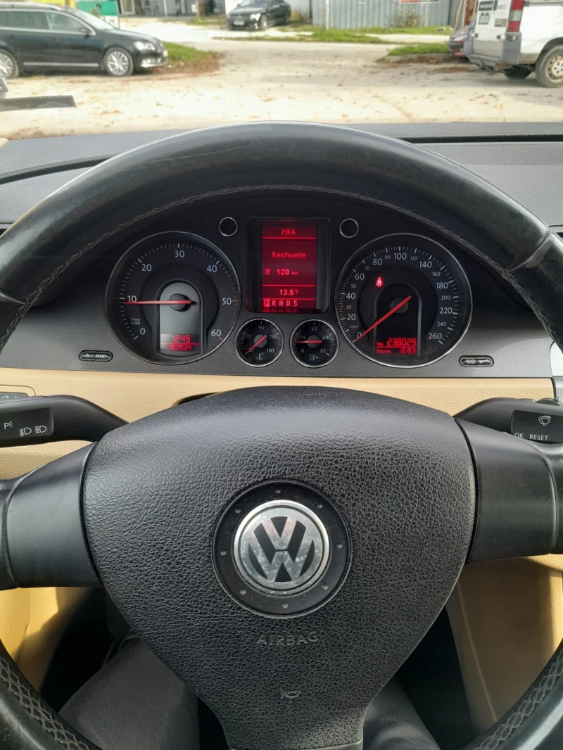 VW Passat 2.0D, снимка 12 - Автомобили и джипове - 52536386