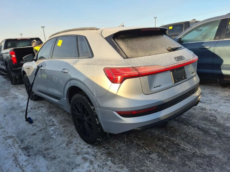 Audi E-Tron S Line/TECHNIK/Driver assistance/Heated+ cooled se, снимка 4 - Автомобили и джипове - 53537102