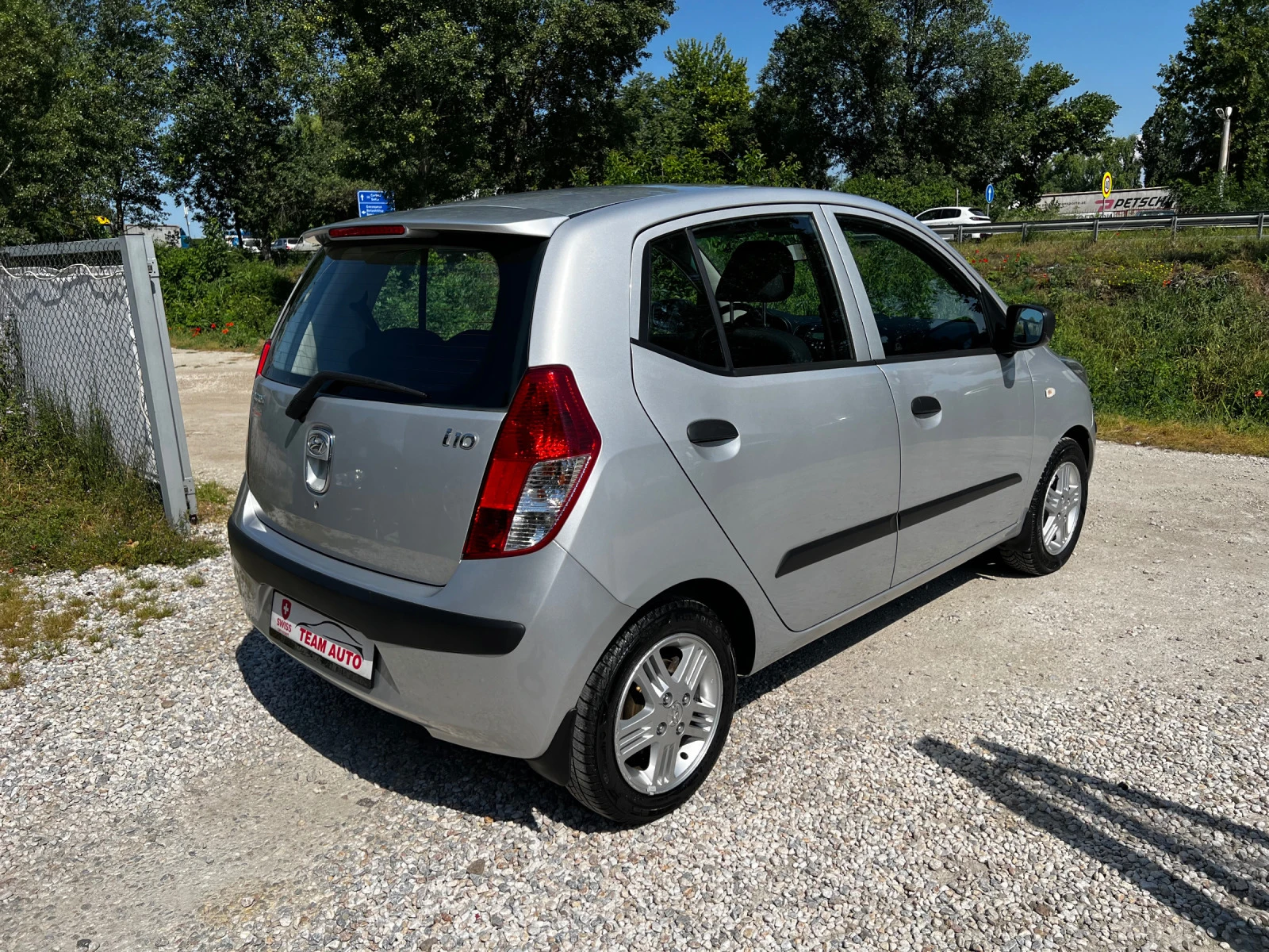 Hyundai I10 1.1I SWISS EDITION - изображение 6