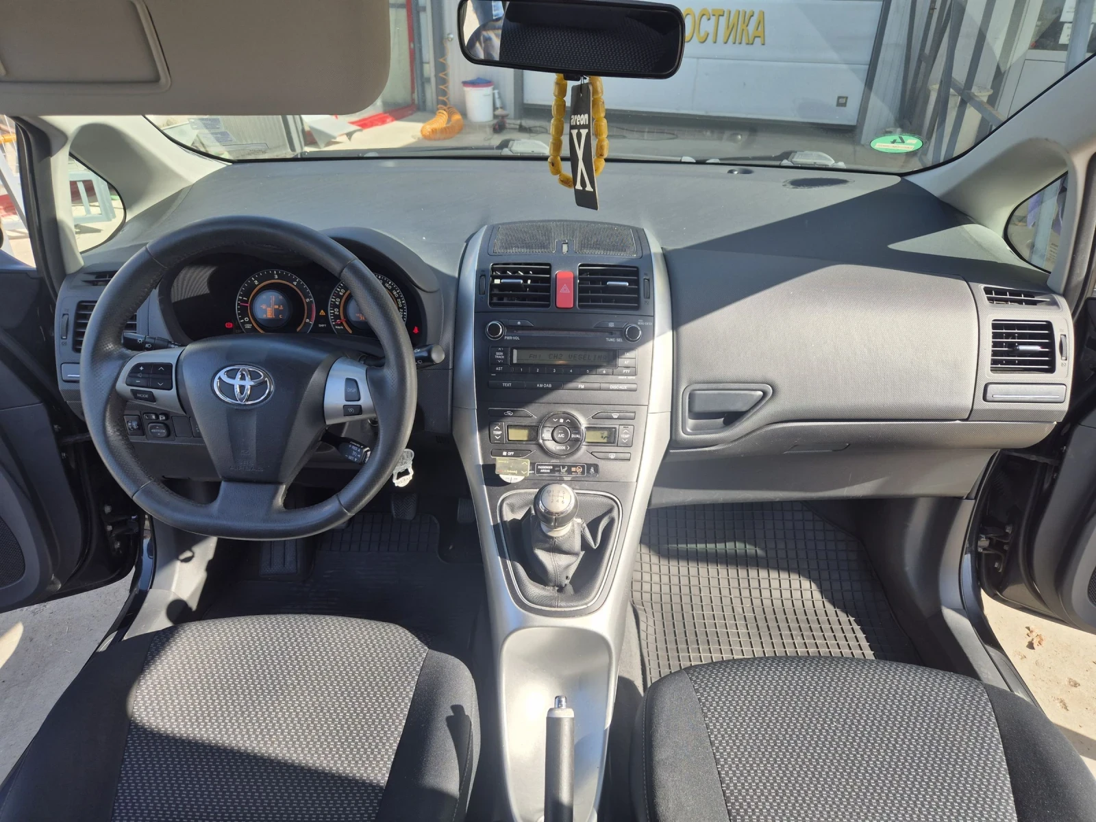 Toyota Auris 2.0D4D - изображение 9