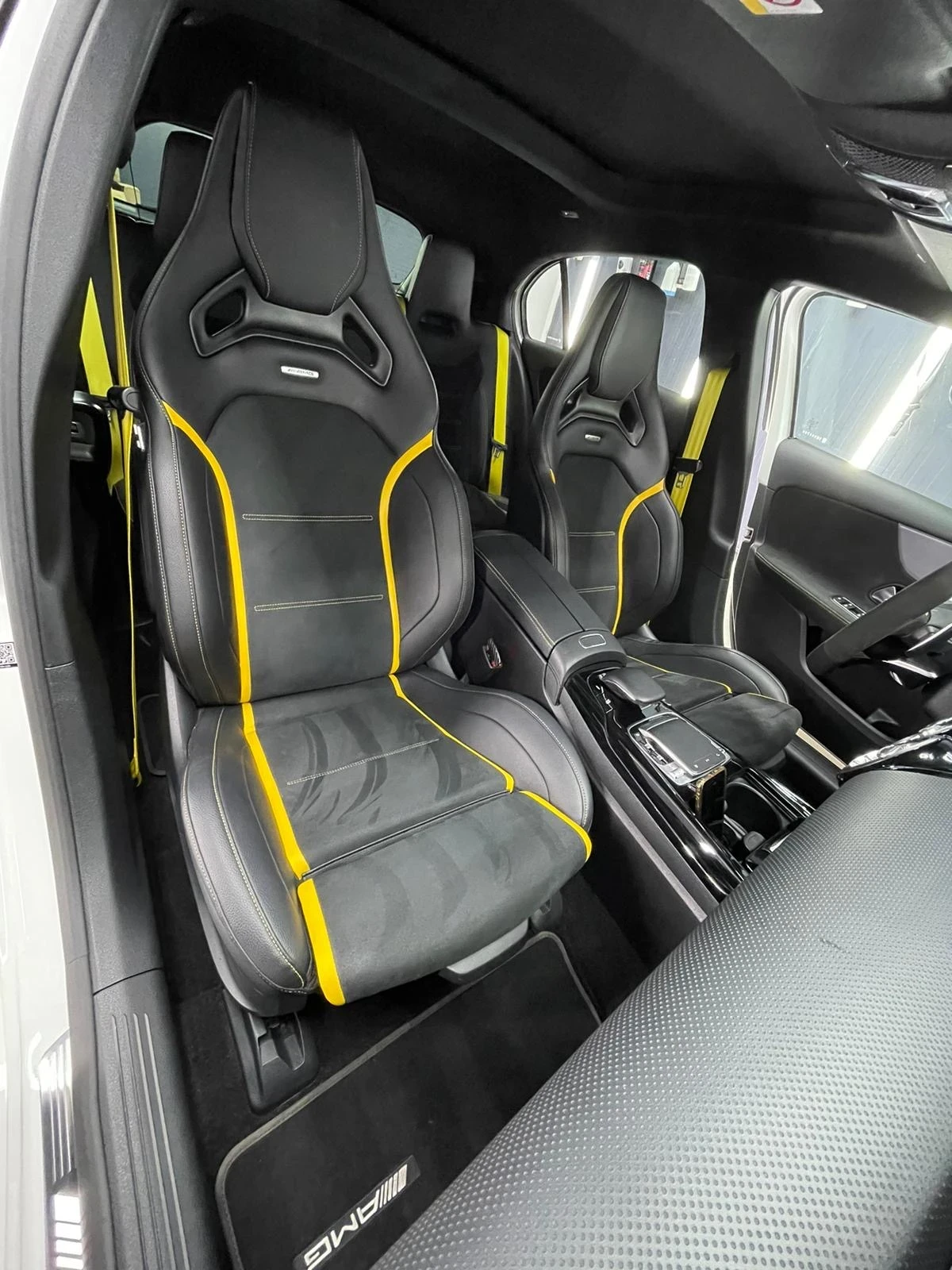 Mercedes-Benz A45 AMG A45S* PANO* DISTR* AMGSEATS* ЛИЗИНГ - изображение 10