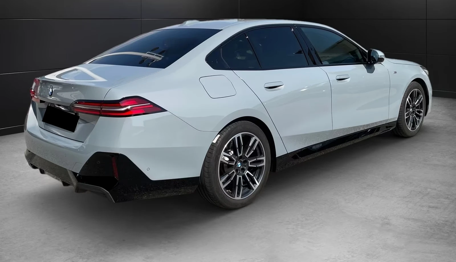 BMW 520 xDrive Lim. M Sport - изображение 2