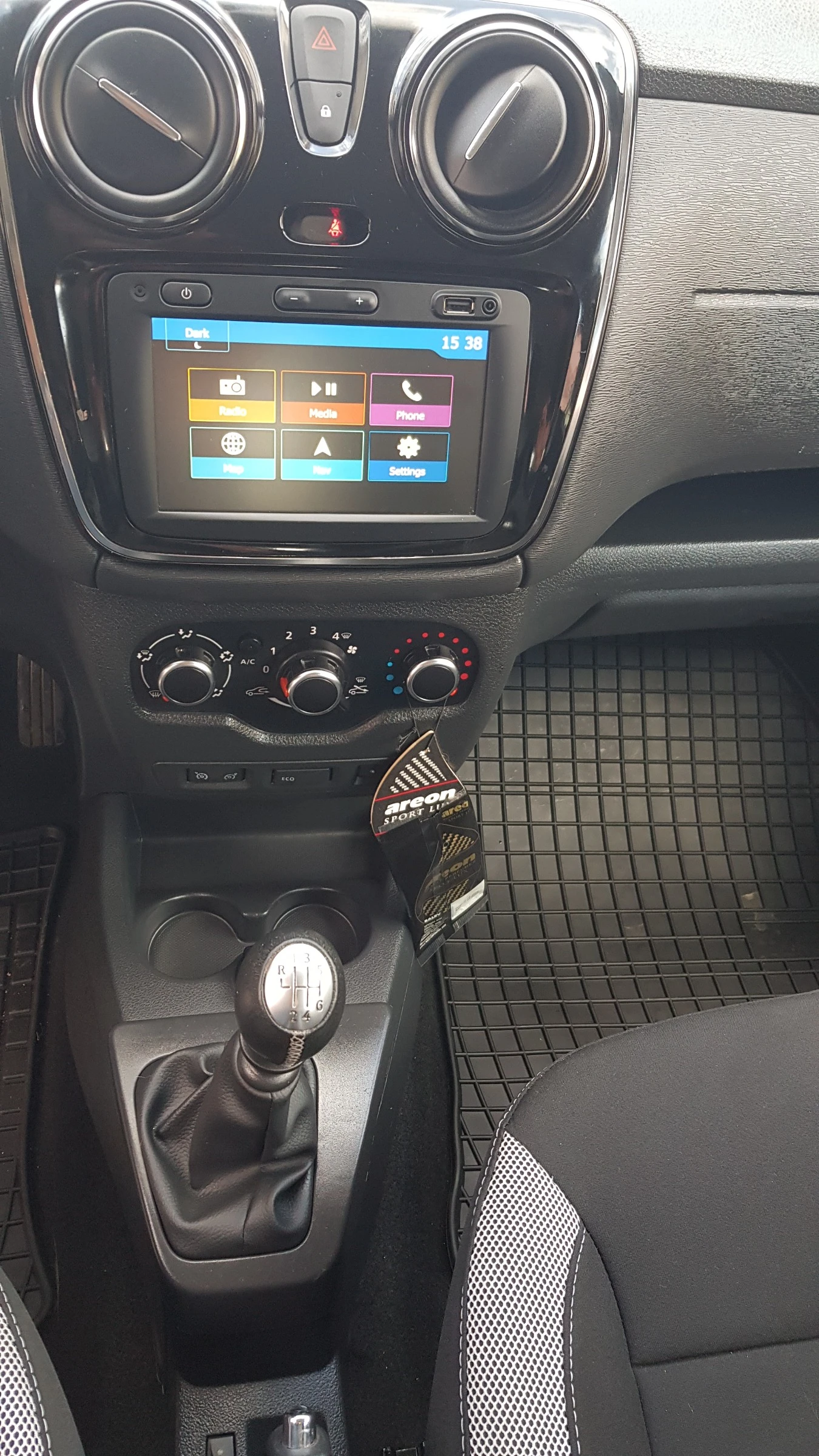 Dacia Lodgy steplay 1.3TCE 130p.s, снимка 6 - Автомобили и джипове - 53993531