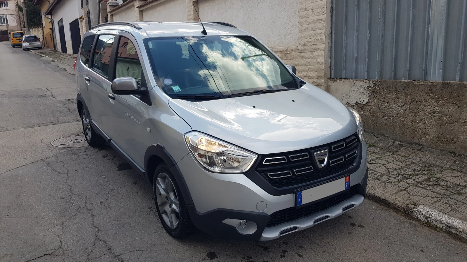 Dacia Lodgy steplay 1.3TCE 130p.s, снимка 2 - Автомобили и джипове - 53993531