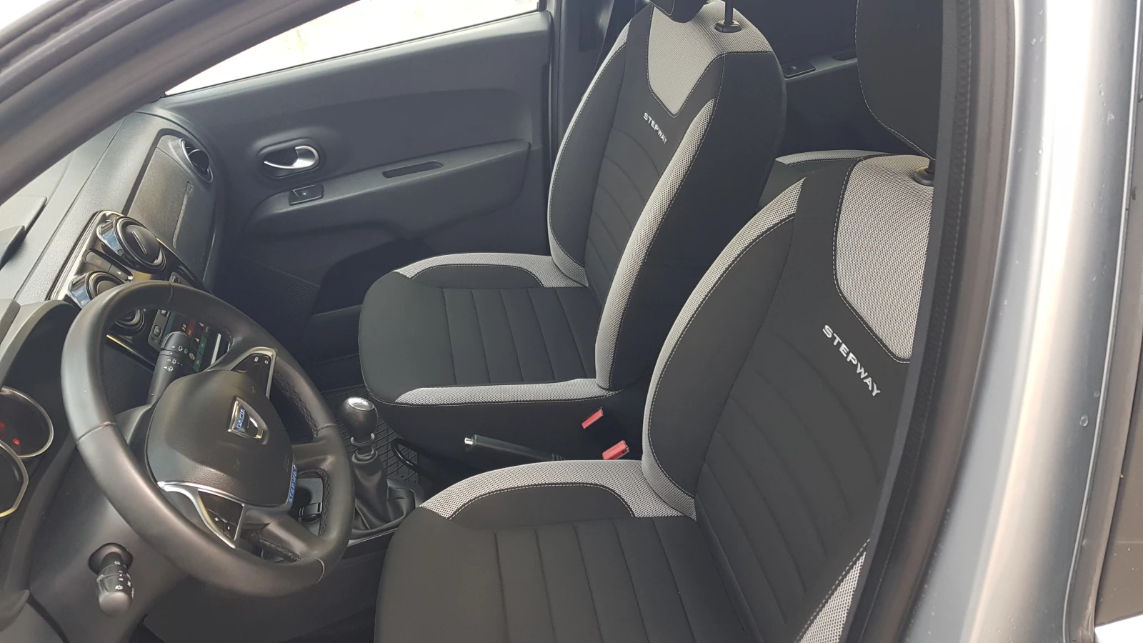 Dacia Lodgy steplay 1.3TCE 130p.s, снимка 7 - Автомобили и джипове - 53993531