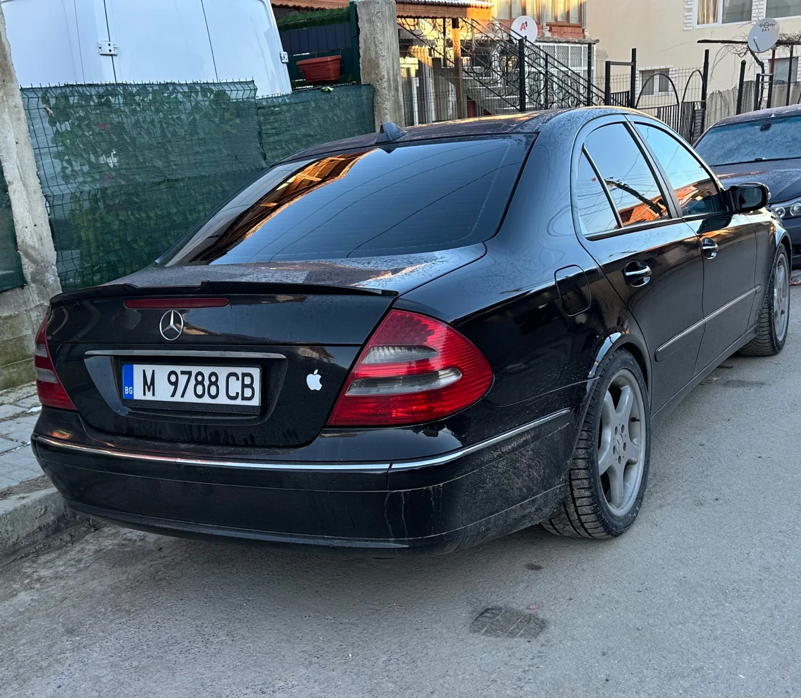 Mercedes-Benz E 270, снимка 3 - Автомобили и джипове - 54147446