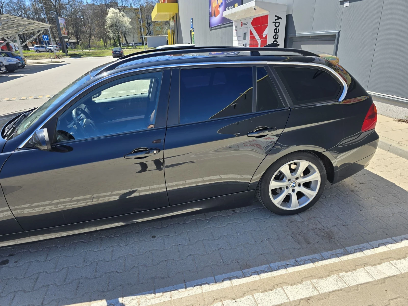 BMW 320 163 к.с. Автомат, Comfort Access, Панорама, Кожа, снимка 9 - Автомобили и джипове - 55033170