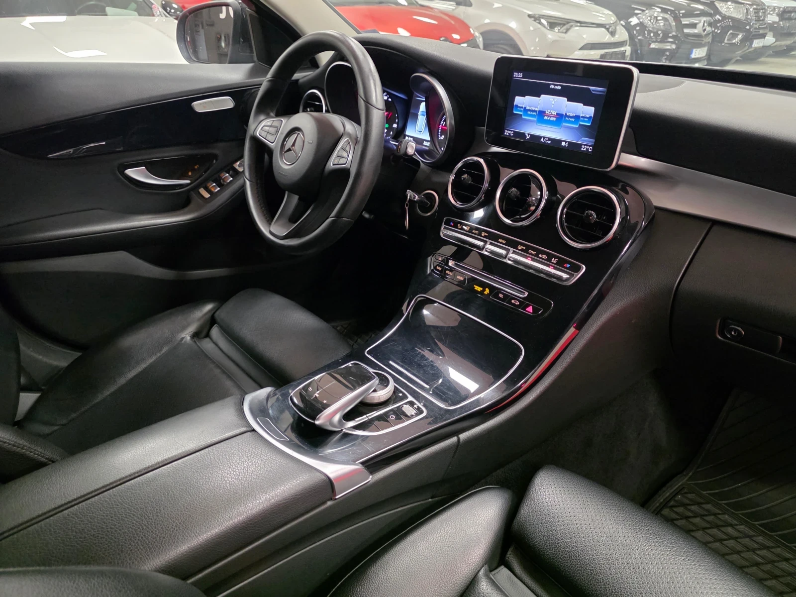 Mercedes-Benz C 220 d | Автоматик | Регистриран, снимка 9 - Автомобили и джипове - 55429369