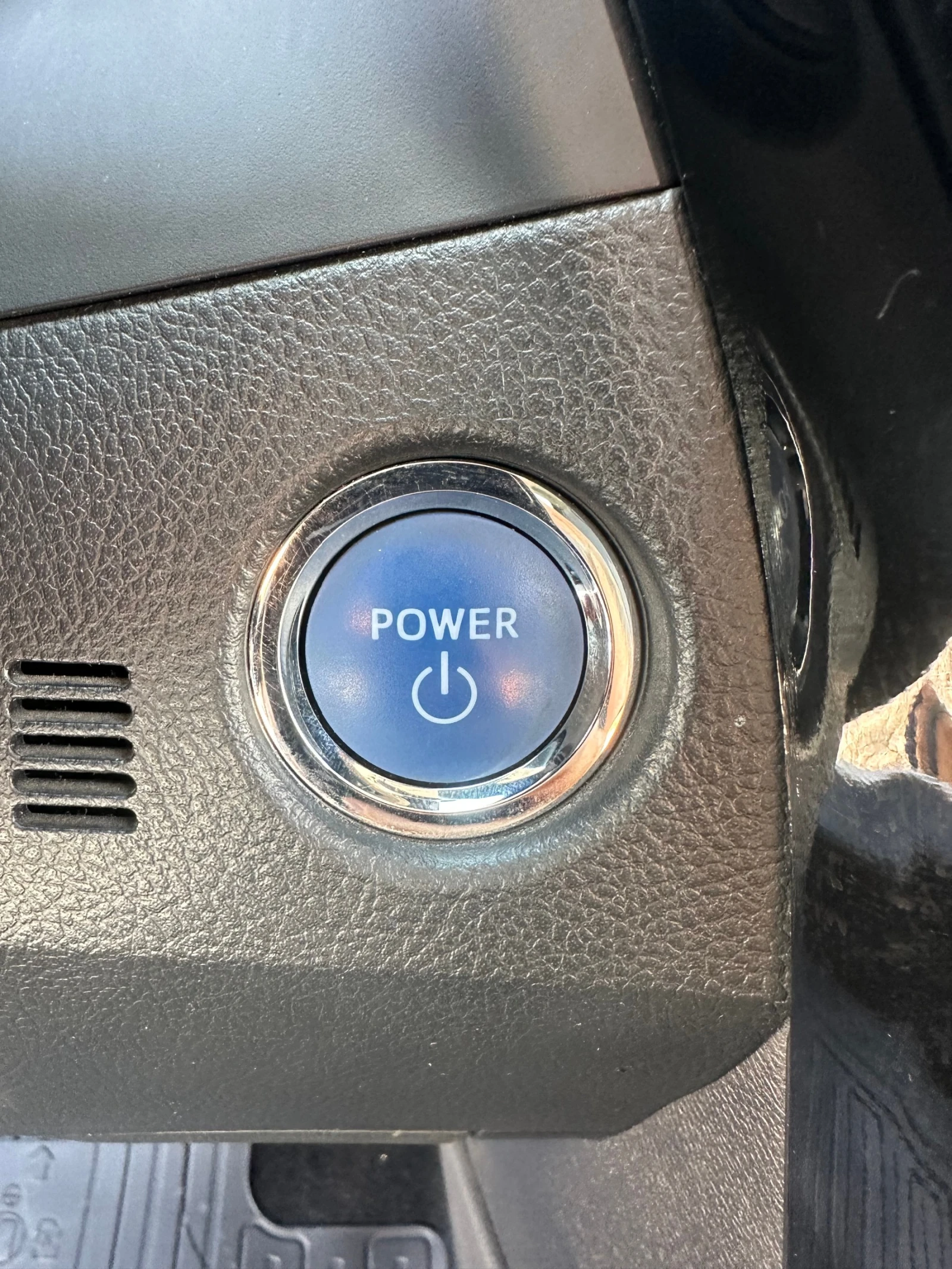 Toyota Auris 1.8HIBRID 128kc, снимка 13 - Автомобили и джипове - 55613071