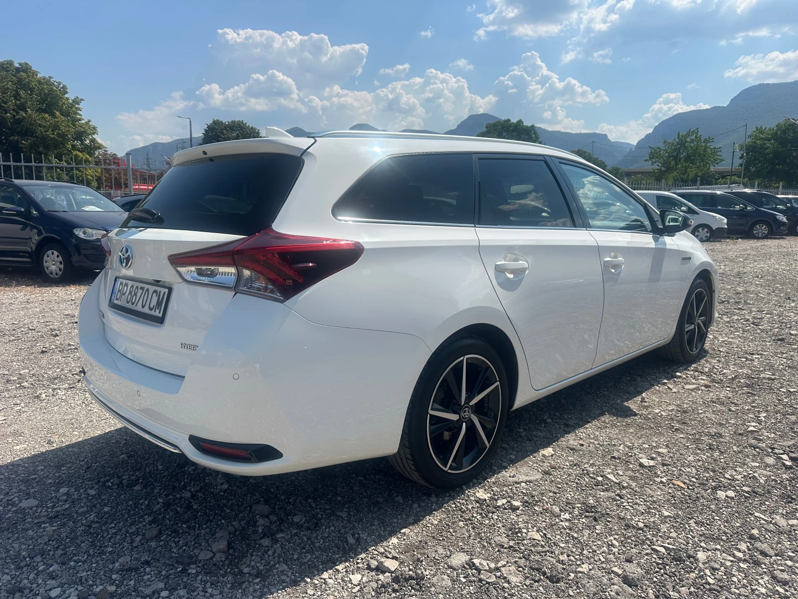 Toyota Auris 1.8HIBRID 128kc, снимка 5 - Автомобили и джипове - 55613071