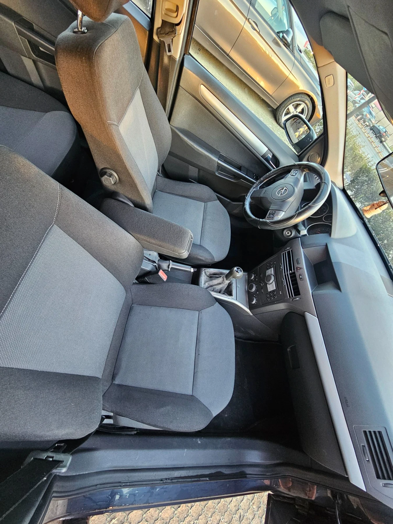 Opel Astra H, снимка 8 - Автомобили и джипове - 56045691