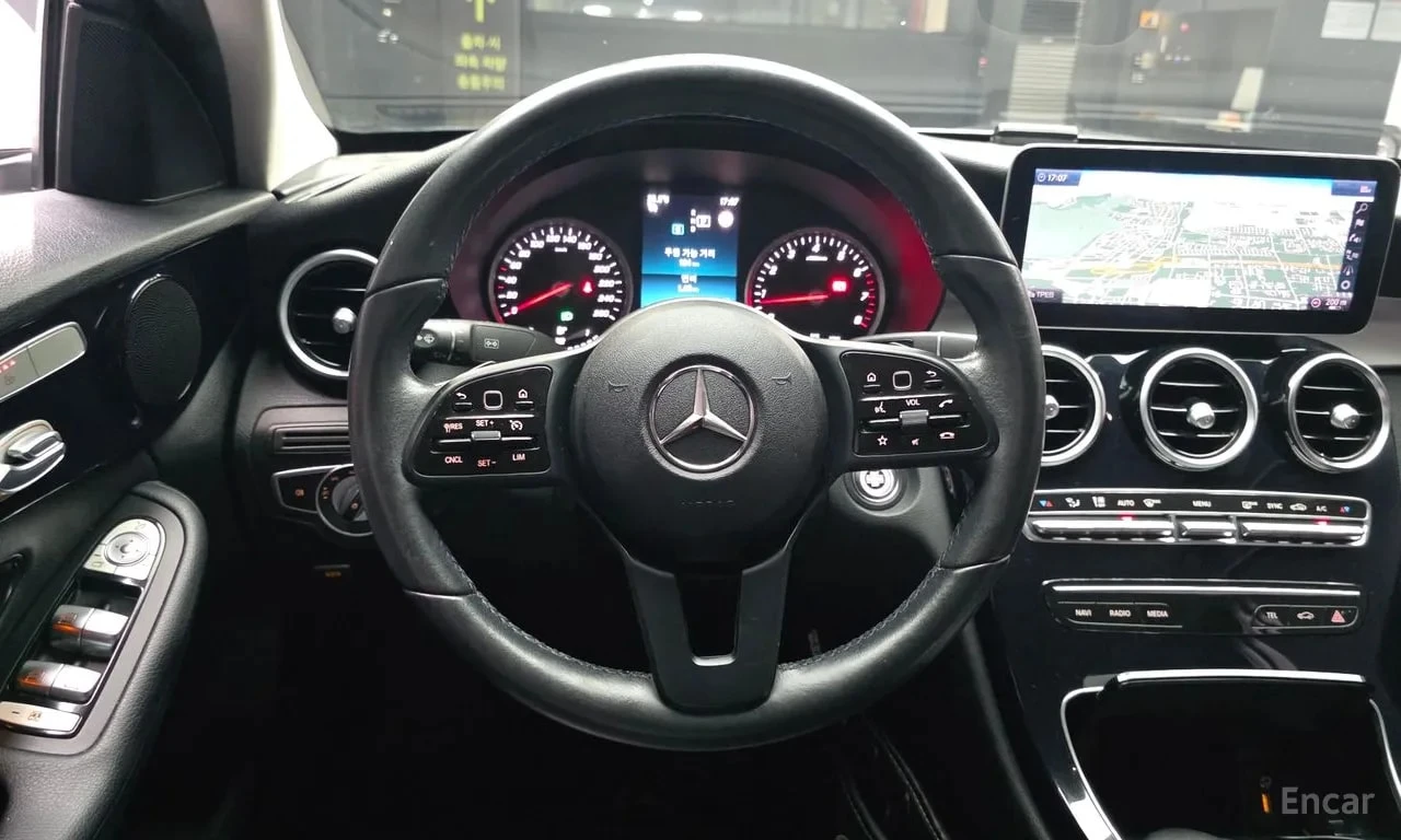 Mercedes-Benz C 200 / ФИКСИРАНА ЦЕНА ДО БЪЛГАРИЯ С ВСИЧКИ ТАКСИ /, снимка 13 - Автомобили и джипове - 56130855