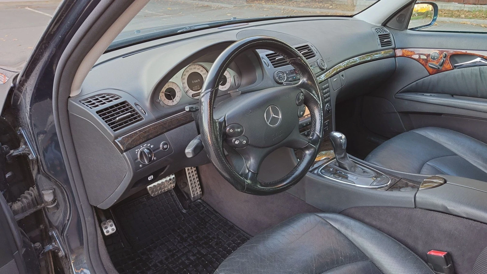 Mercedes-Benz E 350, снимка 5 - Автомобили и джипове - 56638551
