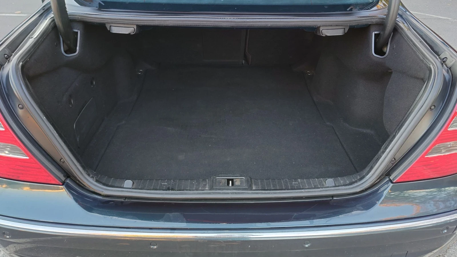 Mercedes-Benz E 350, снимка 11 - Автомобили и джипове - 56638551