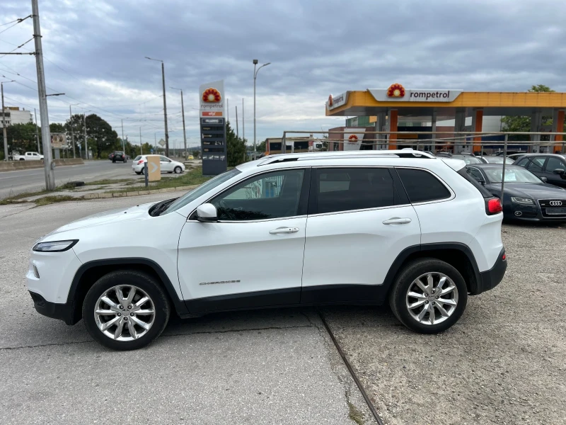 Jeep Cherokee, снимка 4 - Автомобили и джипове - 52063825