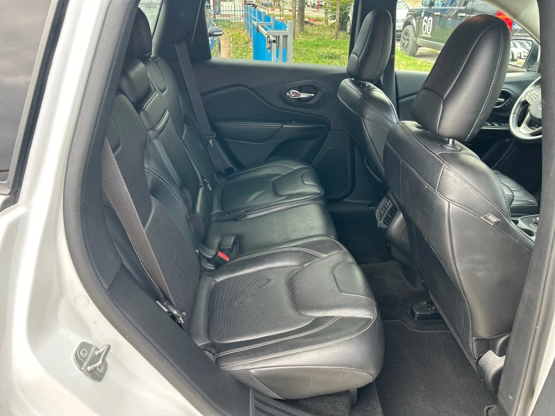 Jeep Cherokee, снимка 11 - Автомобили и джипове - 52063825