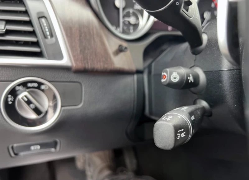 Mercedes-Benz GL 350 AMG ПАКЕТ * ЧЕРЕН САЛОН * СЕРВИЗНА ИСТОРИЯ * , снимка 14 - Автомобили и джипове - 53571041