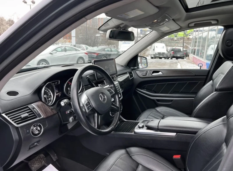 Mercedes-Benz GL 350 AMG ПАКЕТ * ЧЕРЕН САЛОН * СЕРВИЗНА ИСТОРИЯ * , снимка 9 - Автомобили и джипове - 53571041