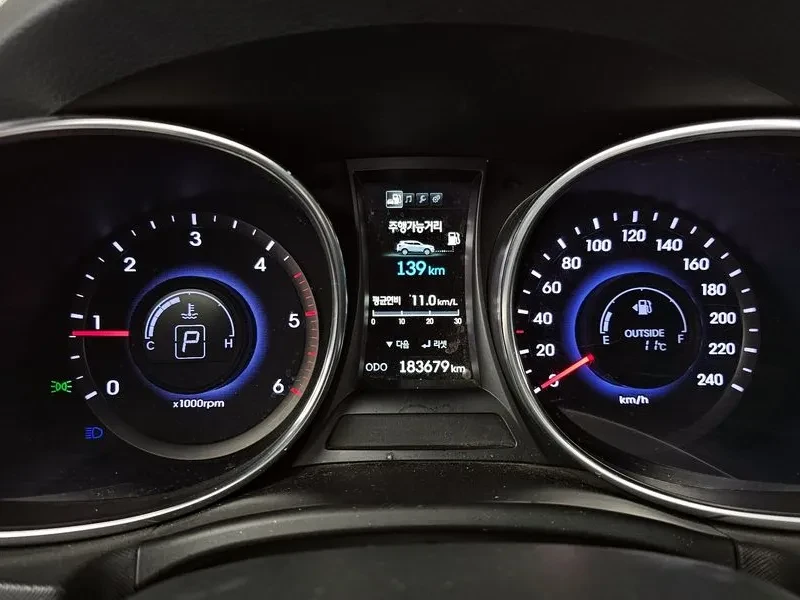 Hyundai Santa fe 2.0 4WD, снимка 8 - Автомобили и джипове - 54872055