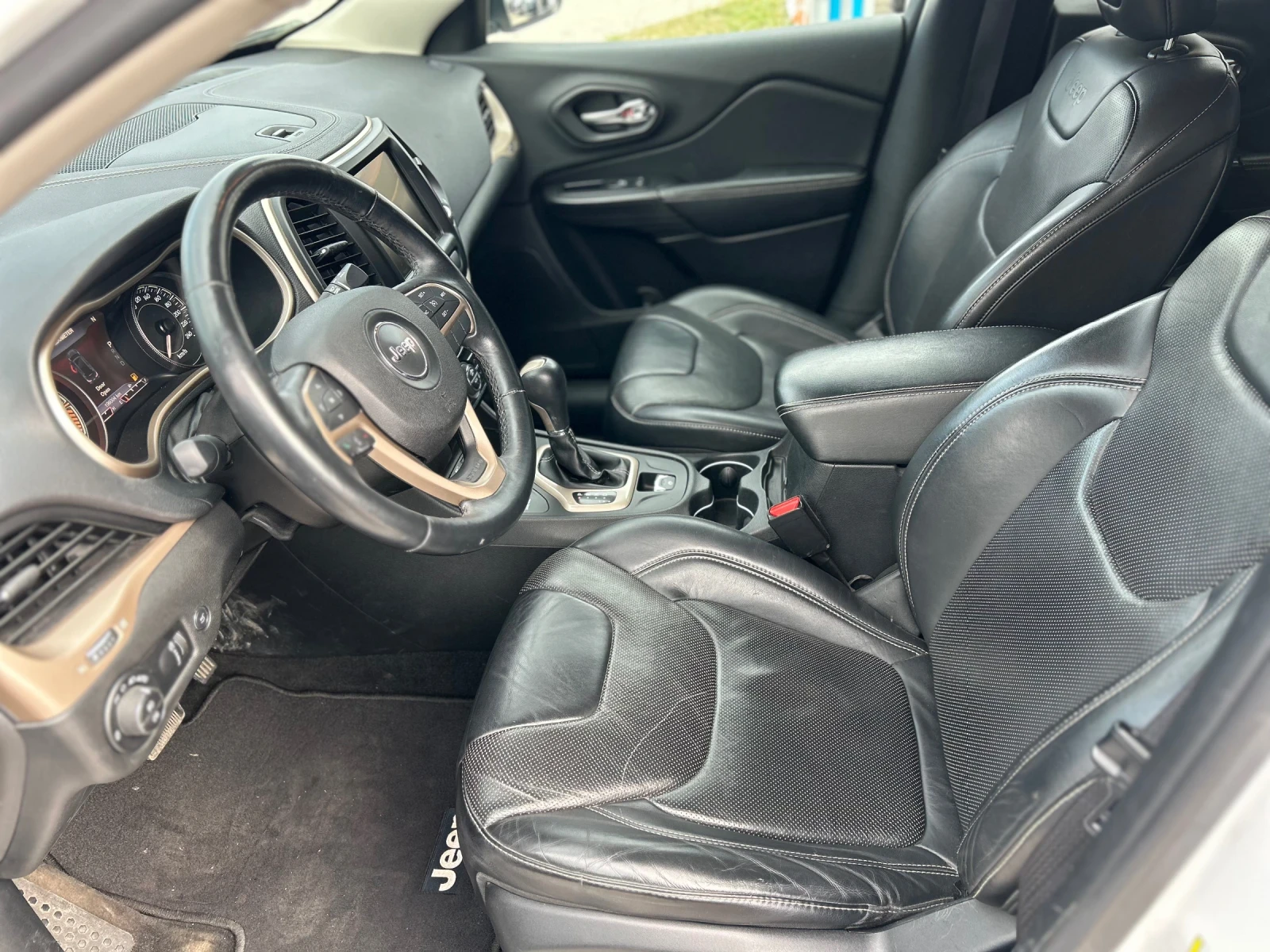 Jeep Cherokee  - изображение 9