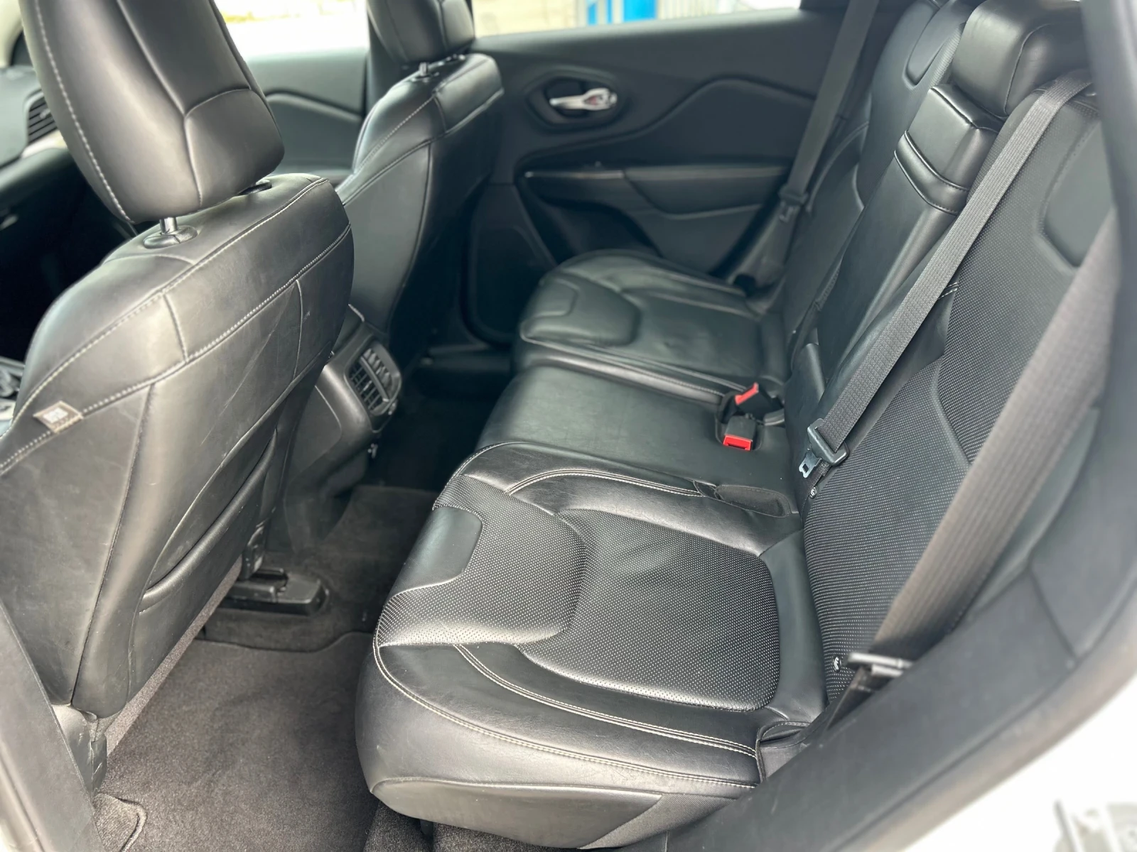 Jeep Cherokee  - изображение 10