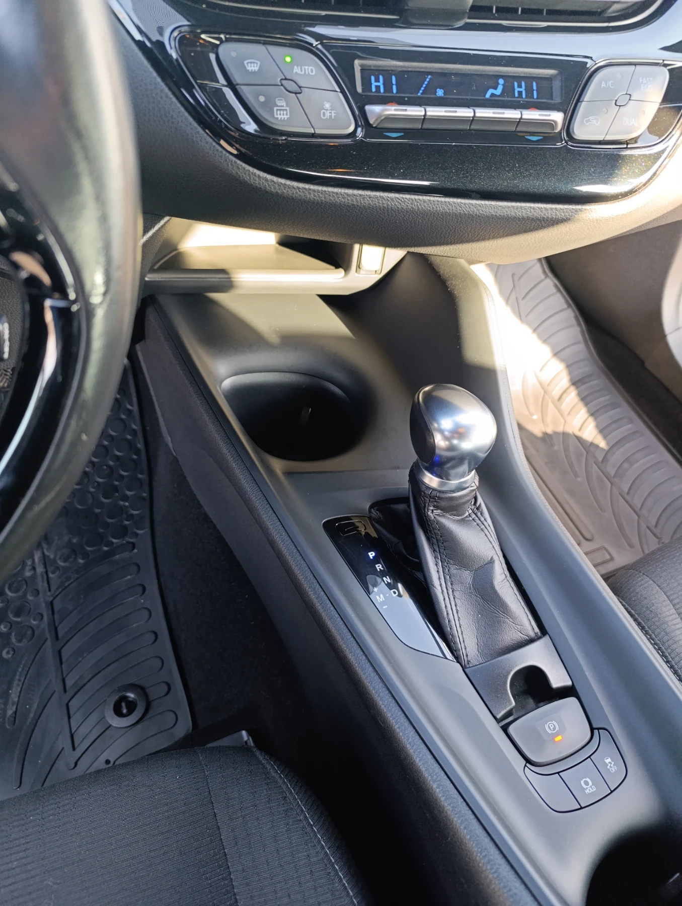 Toyota C-HR, снимка 7 - Автомобили и джипове - 53902632