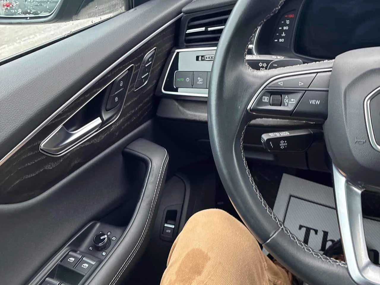 Audi Q8 * Progressiv * 360 * ОБДУХВАНЕ * ПРЕДСТАВИТЕЛСТВО, снимка 16 - Автомобили и джипове - 53918264