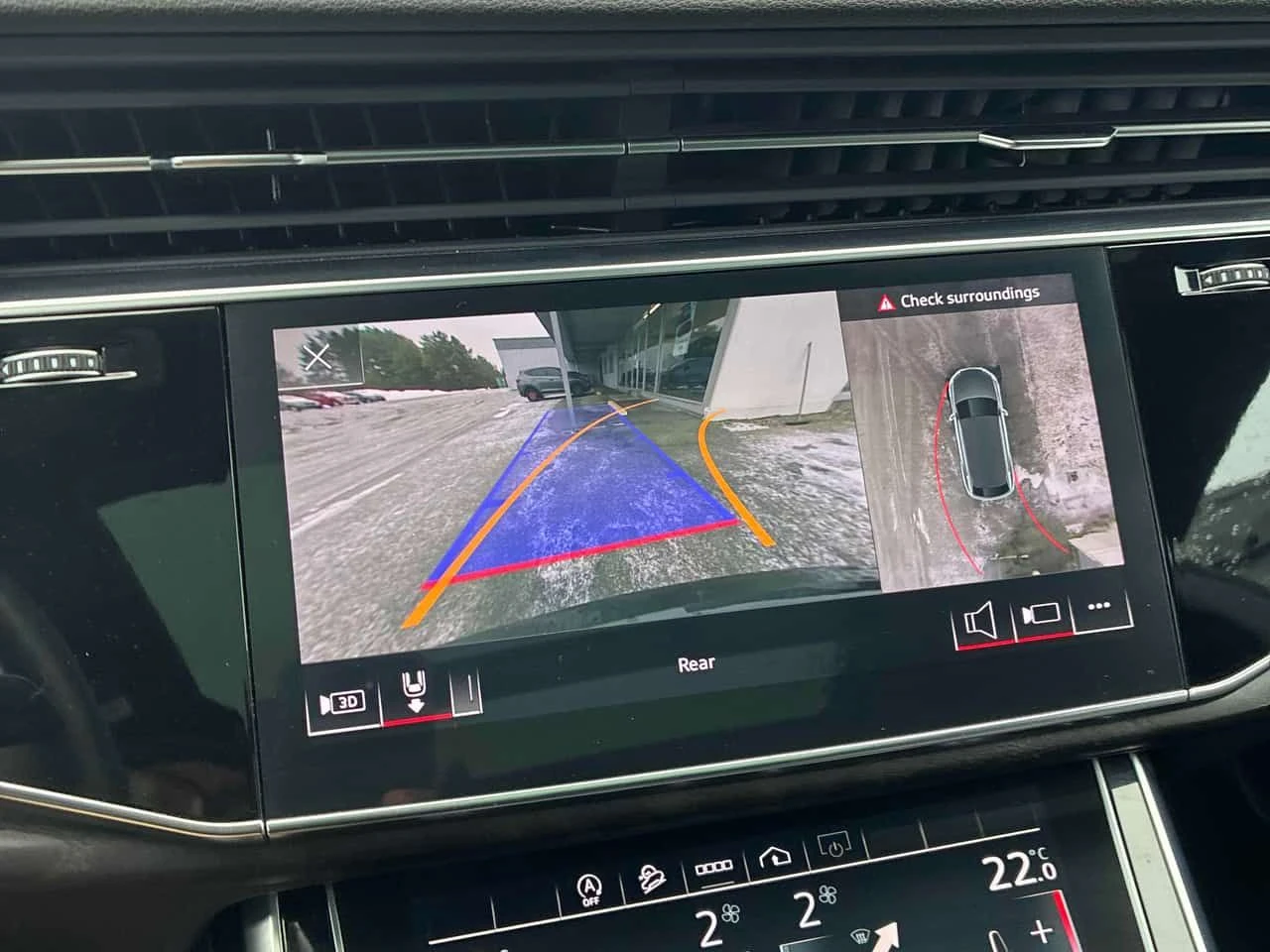 Audi Q8 * Progressiv * 360 * ОБДУХВАНЕ * ПРЕДСТАВИТЕЛСТВО, снимка 13 - Автомобили и джипове - 53918264