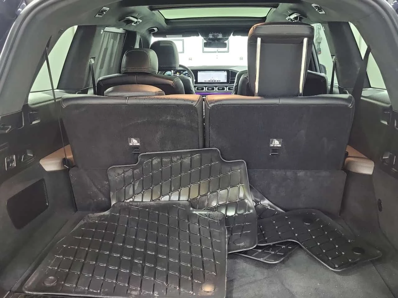 Mercedes-Benz GLS 63 AMG | МАСАЖ  | HEAD-UP | 360 | DISTRONIC | BURMESTER, снимка 14 - Автомобили и джипове - 53954748