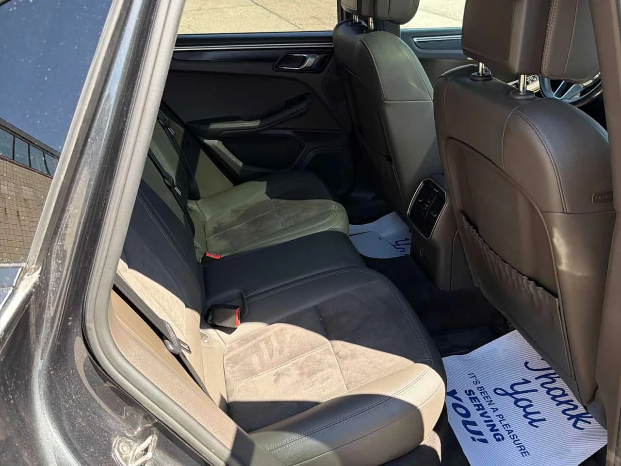Porsche Macan * AWD 4dr * ПОДГРЕВИ* ПАНОРАМА* ВИДЕО* , снимка 13 - Автомобили и джипове - 54407640