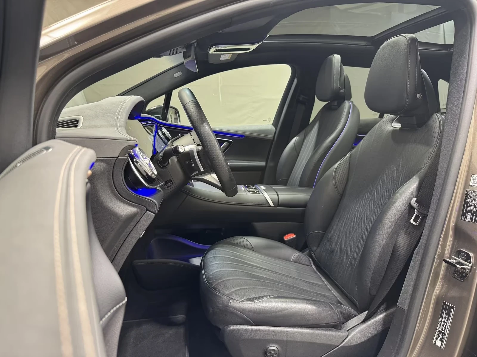 Mercedes-Benz EQE SUV 300 AMG Premium HyperScreen PANO 360 DIST W/P+, снимка 9 - Автомобили и джипове - 54883863