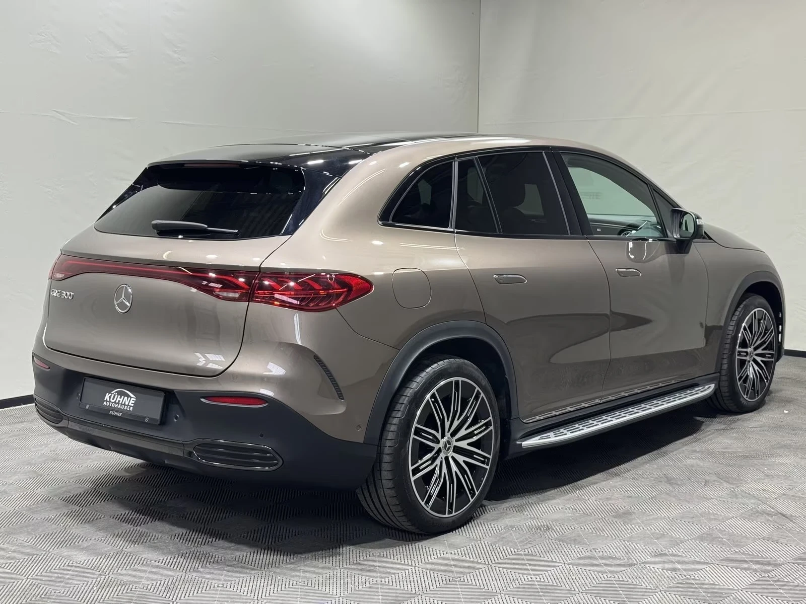 Mercedes-Benz EQE SUV 300 AMG Premium HyperScreen PANO 360 DIST W/P+, снимка 6 - Автомобили и джипове - 54883863