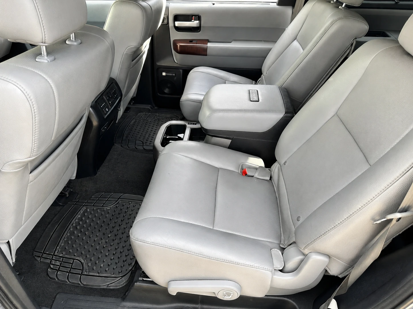 Toyota Sequoia, снимка 9 - Автомобили и джипове - 55874168