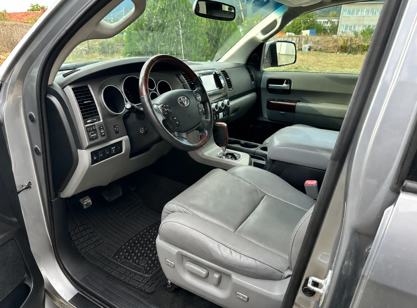 Toyota Sequoia, снимка 7 - Автомобили и джипове - 55874168