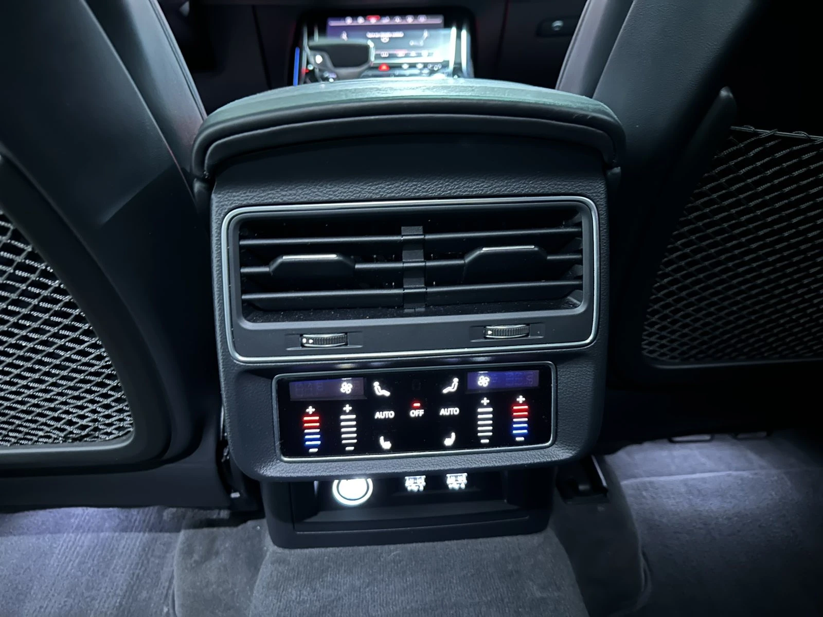 Audi Q8 Technik, снимка 16 - Автомобили и джипове - 56475532