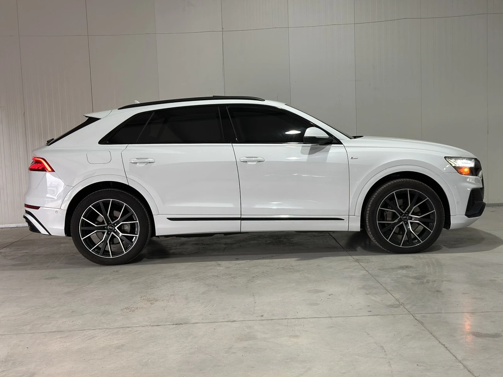 Audi Q8 Technik, снимка 8 - Автомобили и джипове - 56475532