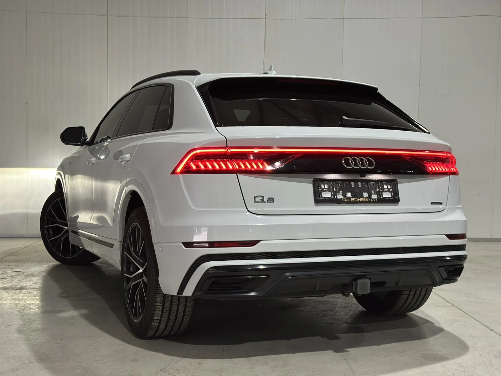 Audi Q8 Technik, снимка 5 - Автомобили и джипове - 56475532