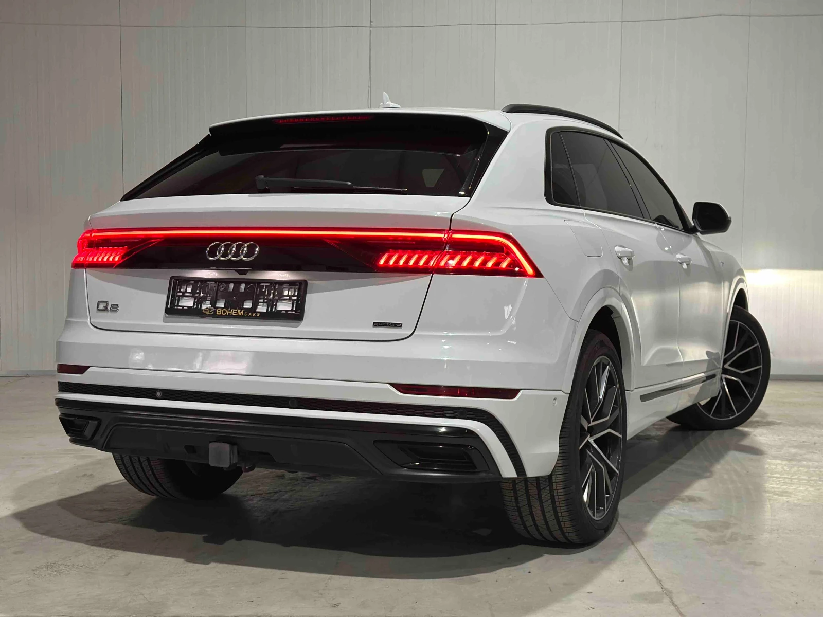 Audi Q8 Technik, снимка 3 - Автомобили и джипове - 56475532