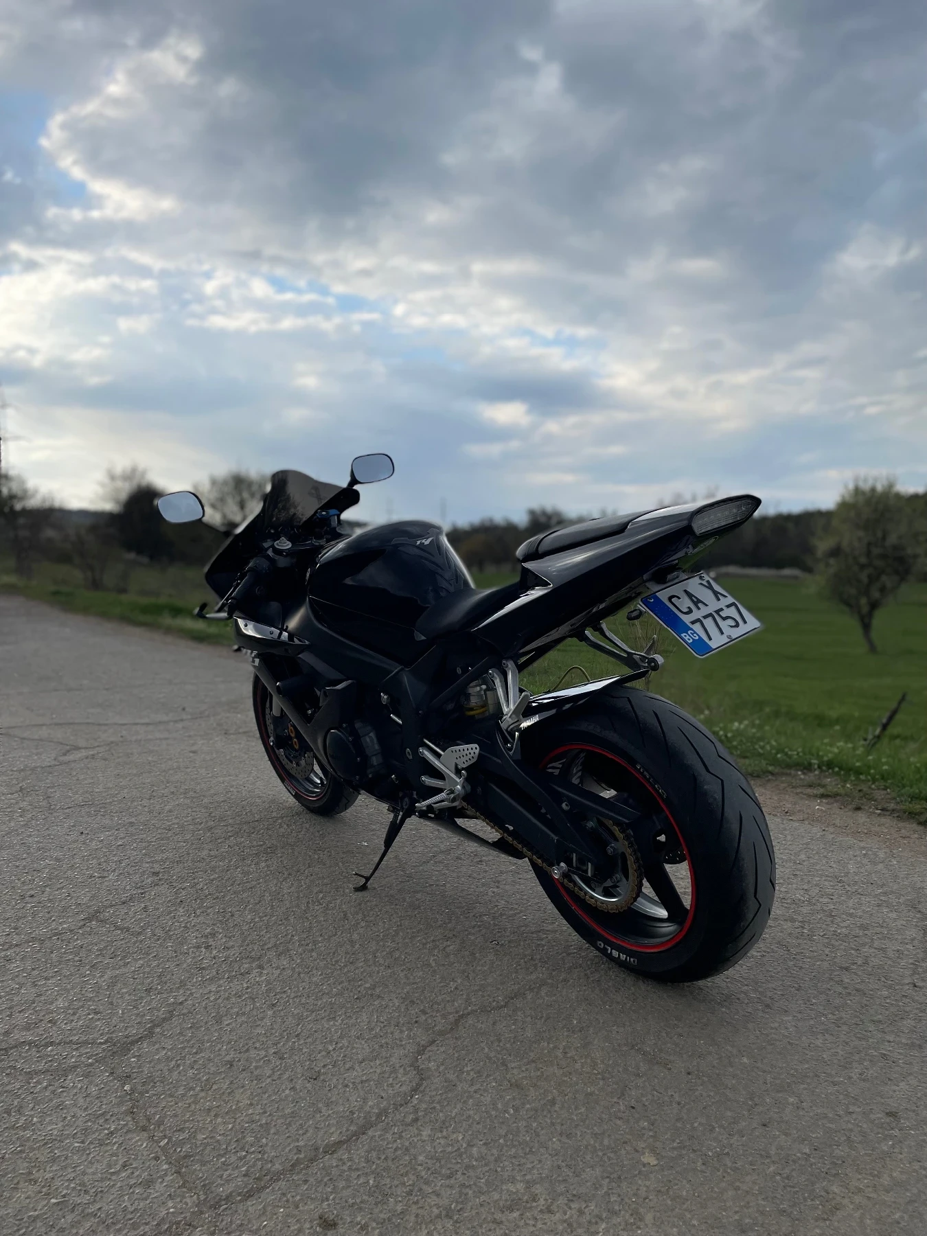 Yamaha YZF-R1  - изображение 5