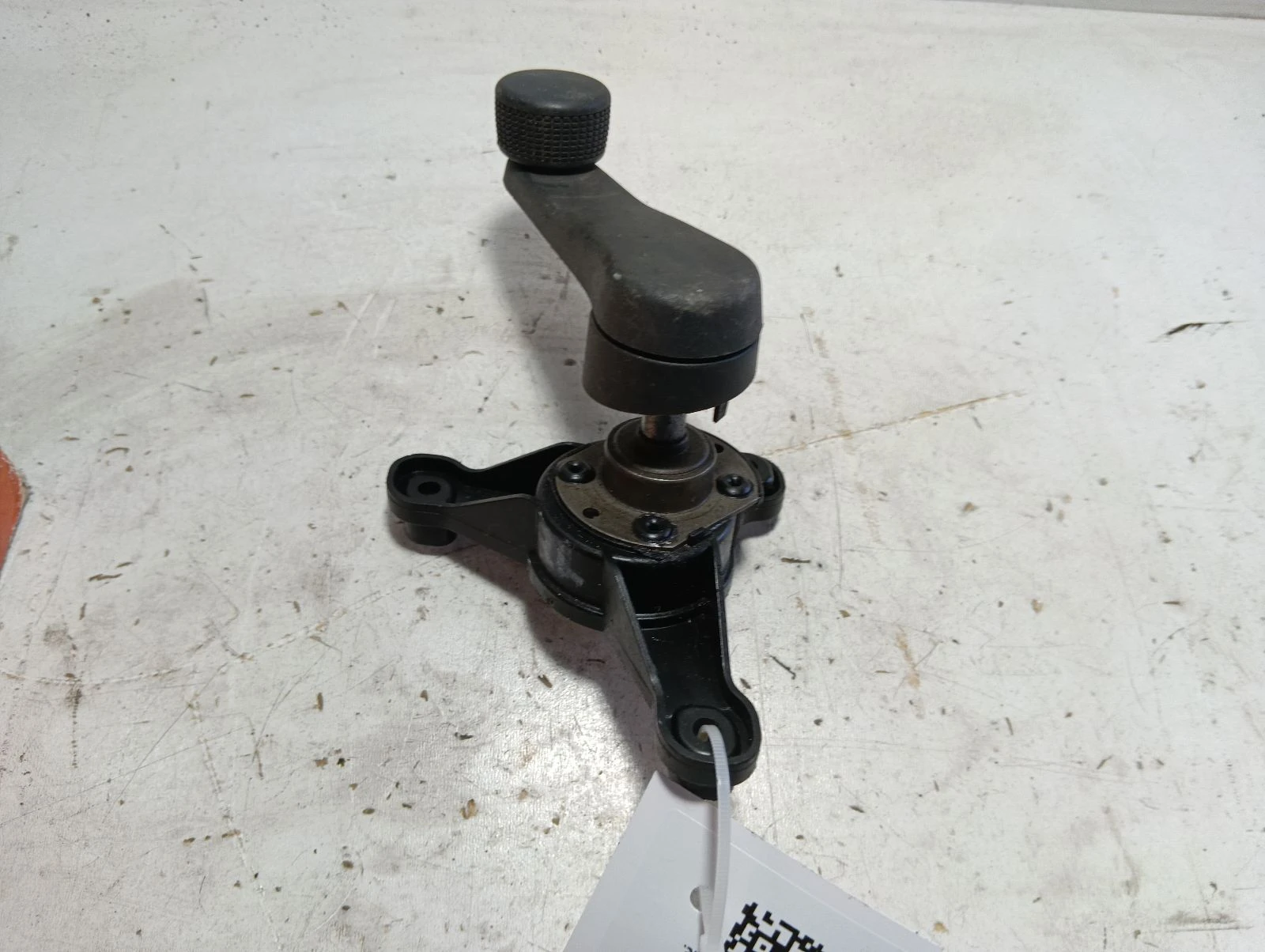 дръжка вдигане стъкло 1H0837581D Skoda Octavia